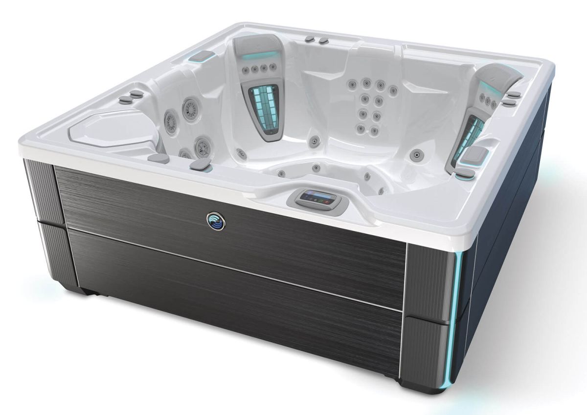 JetsetterLX hot tub