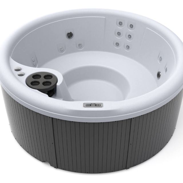 Freeflow Aptos hot tub