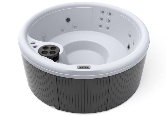 Freeflow Aptos hot tub