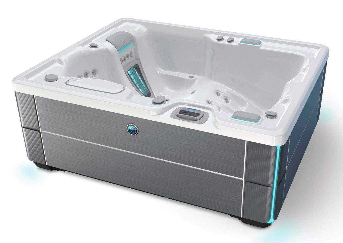 JetsetterLX hot tub